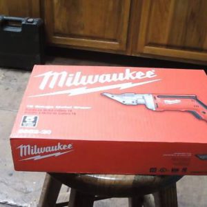 MILWAUKEE 6852-20 SHEAR